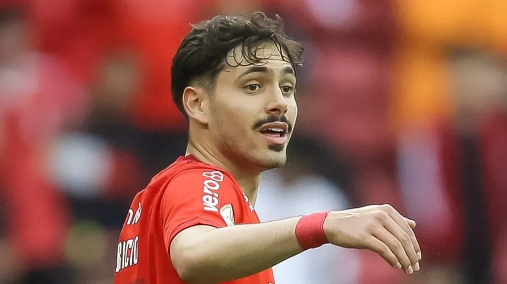 Maurício é alvo do Corinthians. (Photo by Pedro H. Tesch/Getty Images)