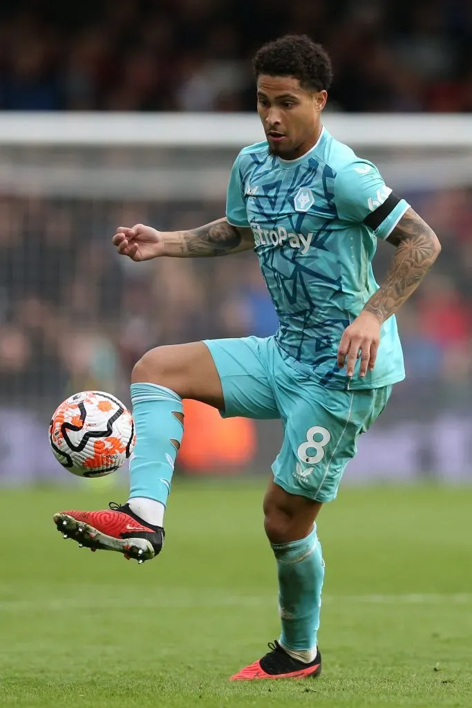 João Gomes em ação no Wolverhampton. Foto: Steve Bardens/Getty Images