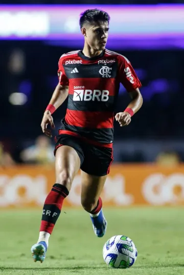 Luiz Araújo foi comprado pelo Flamengo em 9 milhões de euros (R$ 48 milhões). Foto: Miguel Schincariol/Getty Images