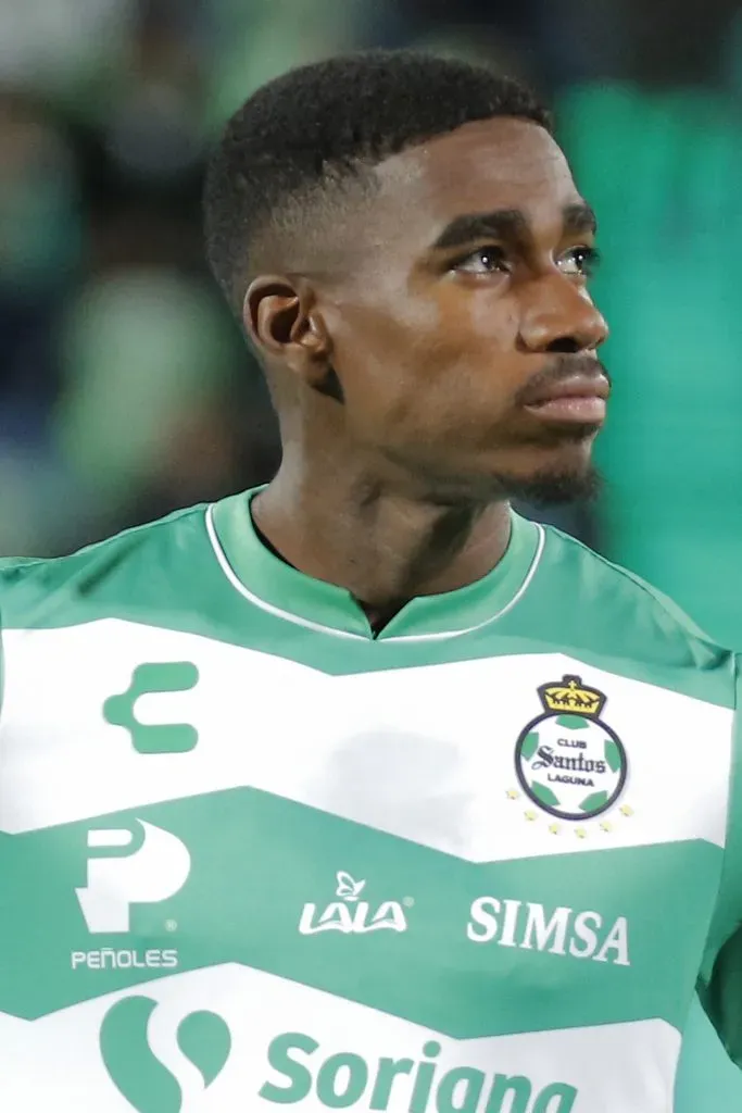 Félix Torres é comprado pelo Corinthians. Foto: Manuel Guadarrama/Getty Images
