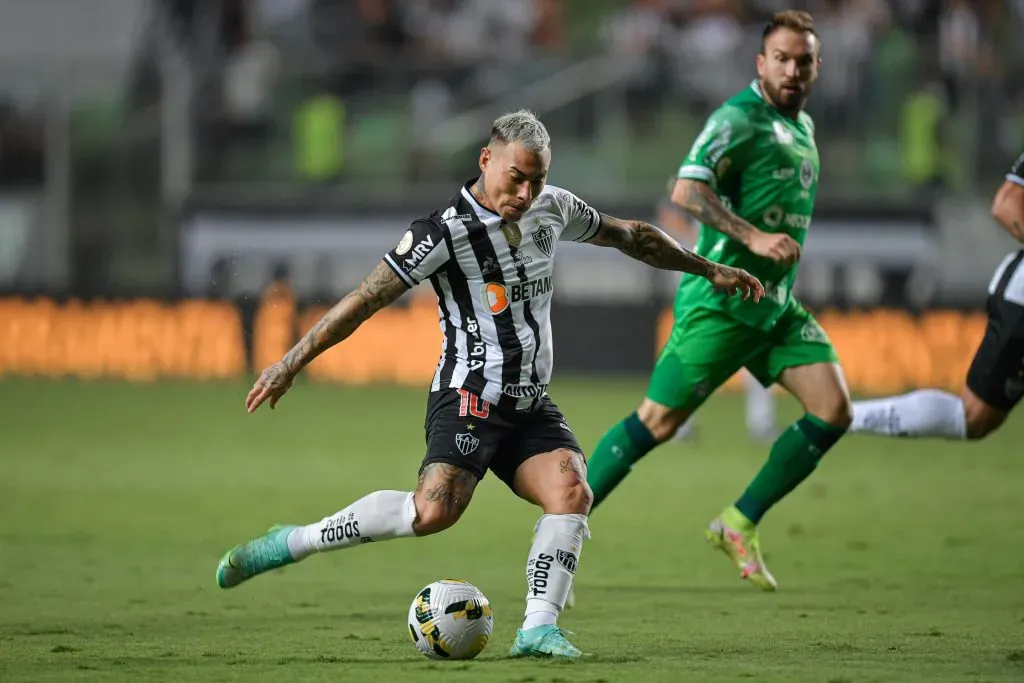 Eduardo Vargas contra o Coritiba. (Photo by Pedro Vilela/Getty Images)