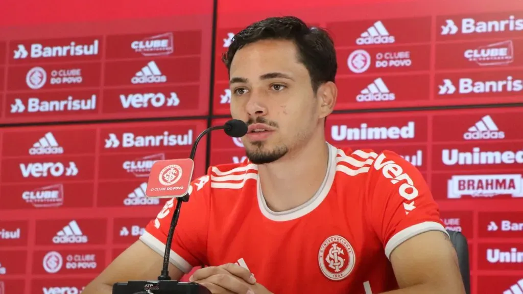 Maurício é alvo de dois gigantes. Foto: Ricardo Duarte/Internacioal | FLICKR