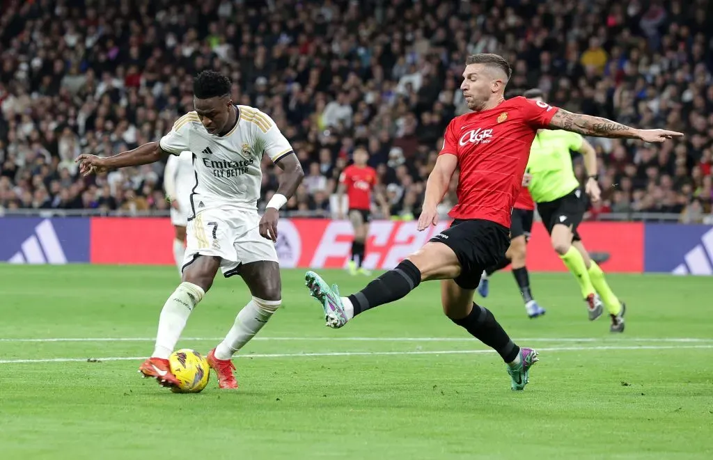 Vinícius Júnior já voltou mostrando porque faz falta. Foto: Gonzalo Arroyo Moreno/Getty Images