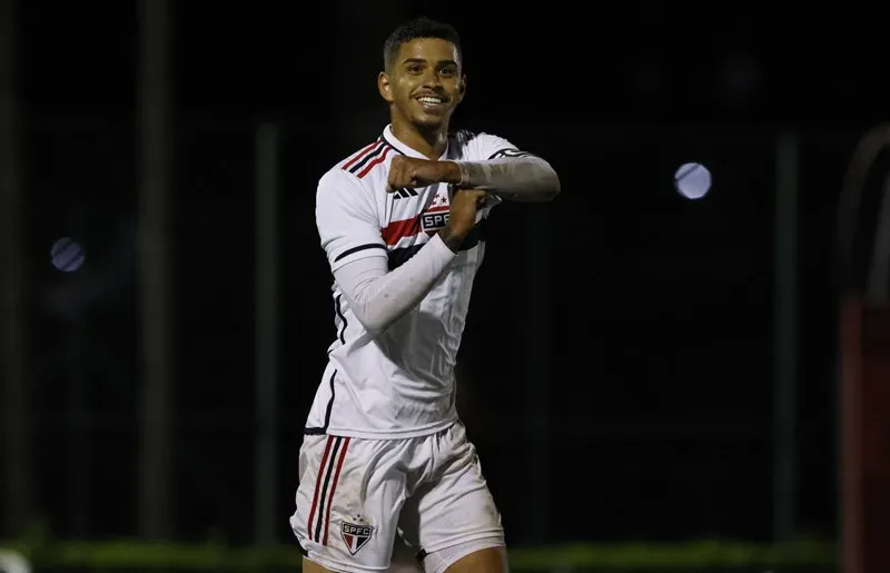 Talles Wander comemora seu gol pelo primeiro jogo da final do Campeonato Paulista sub-20 em 2023 | Foto Rubens Chiri/Saopaulofc.net