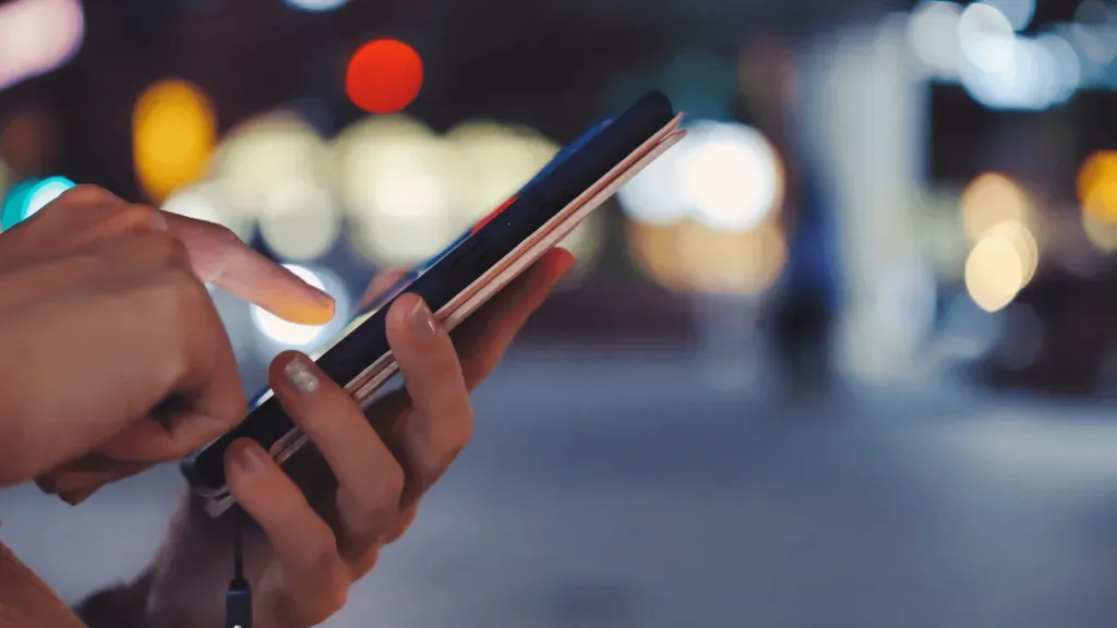 apostadores-podem-escolher-entre-1xBet-app-ou-site-móvel