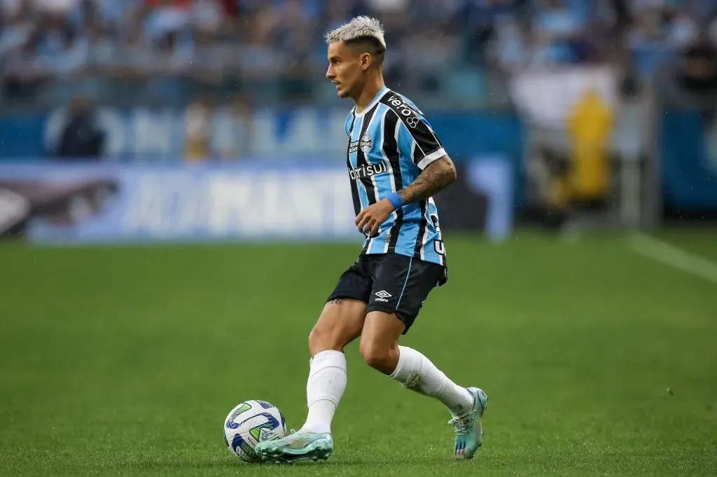 Atacante em ação pelo Grêmio (Photo by Pedro H. Tesch/Getty Images)
