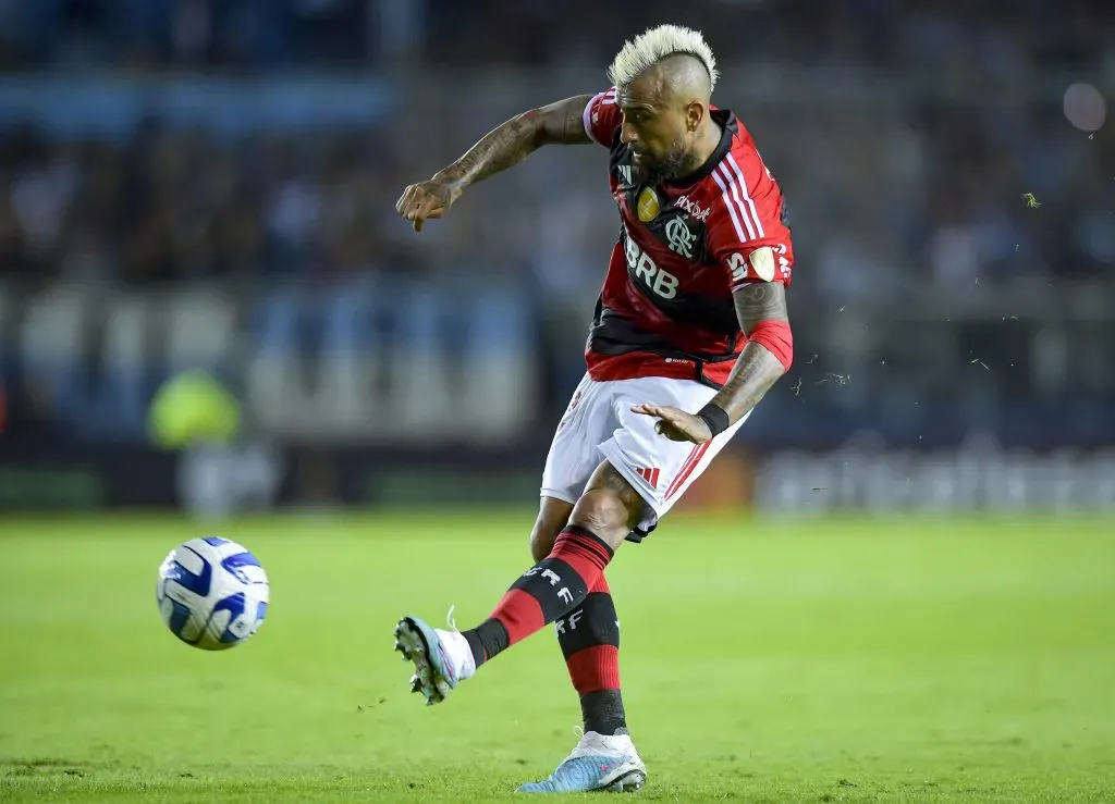 Arturo Vidal nos tempos de Flamengo. (Photo by Marcelo Endelli/Getty Images)