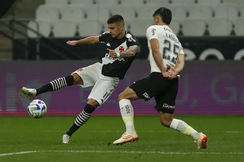 Gabriel Pec em partida contra o Corinthians. (Photo by Ricardo Moreira/Getty Images)