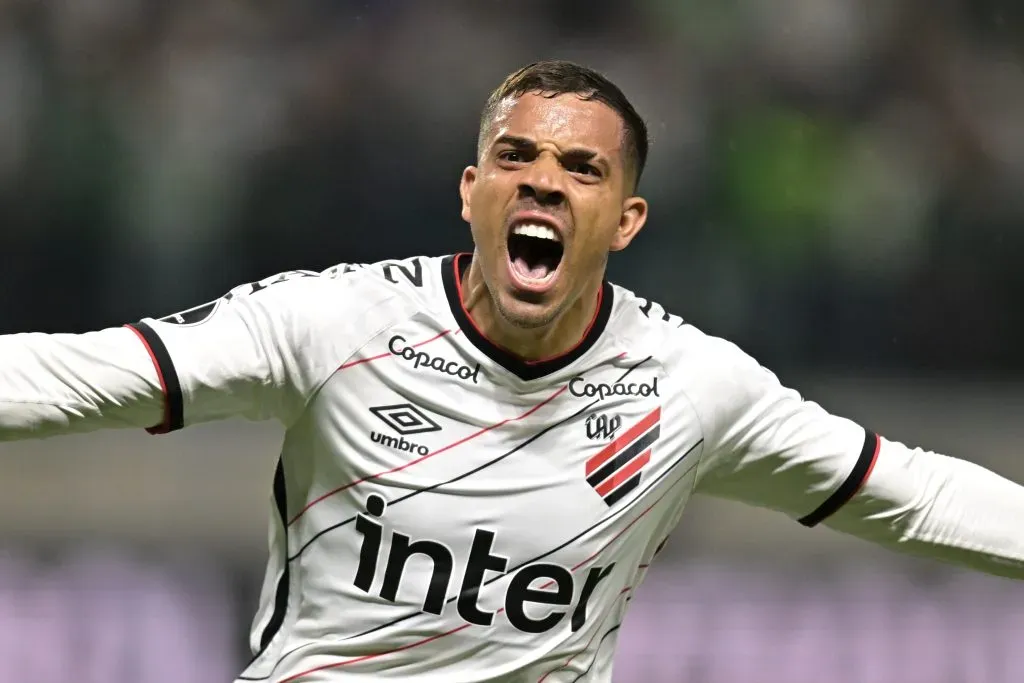 Meia no duelo diante do Palmeiras (Photo by Pedro Vilela/Getty Images)