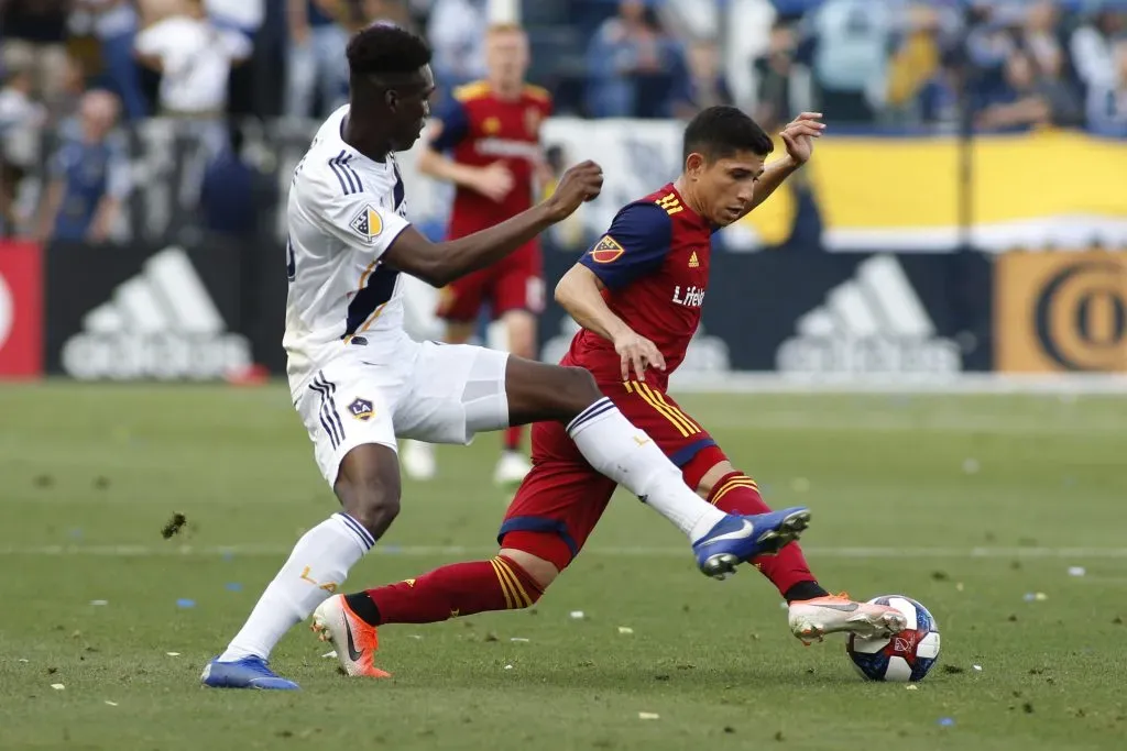 Jefferson Savarino em ação contra o Los Angeles Galaxy. (Photo by Katharine Lotze/Getty Images)