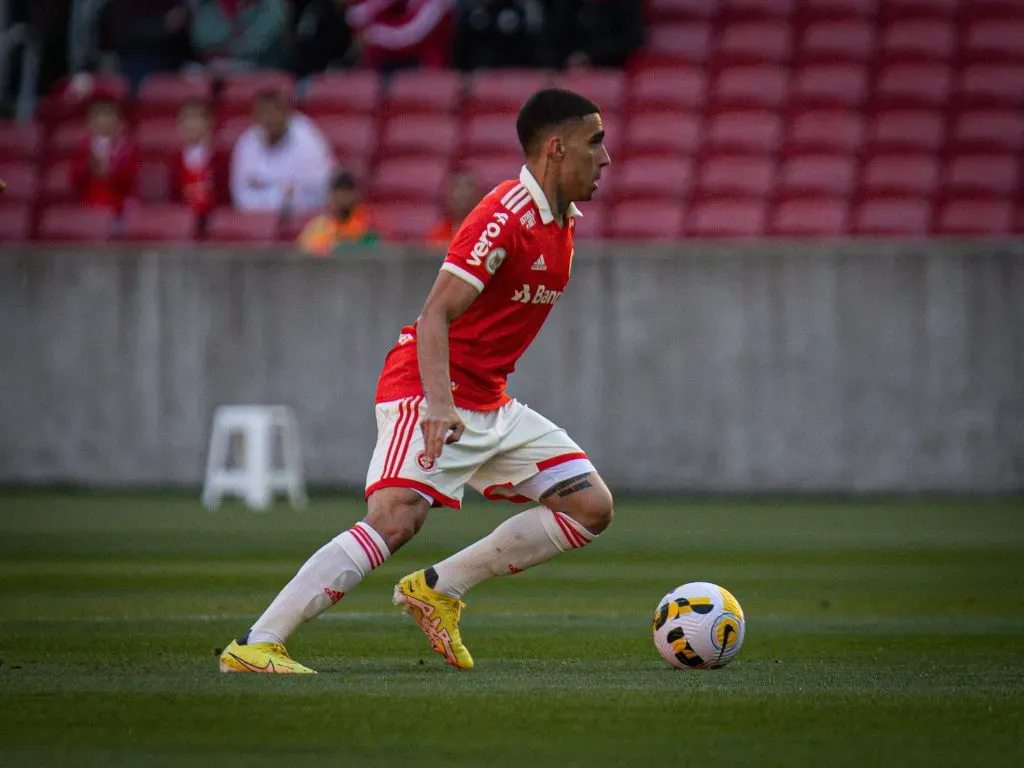 Gabriel interessa ao Vasco. Foto: Maxi Franzoi/AGIF