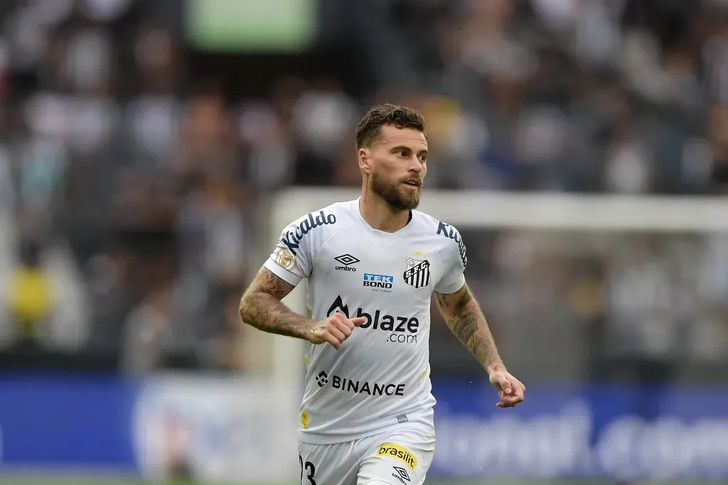 Lucas Lima em ação pelo Santos. Foto: Thiago Ribeiro/AGIF