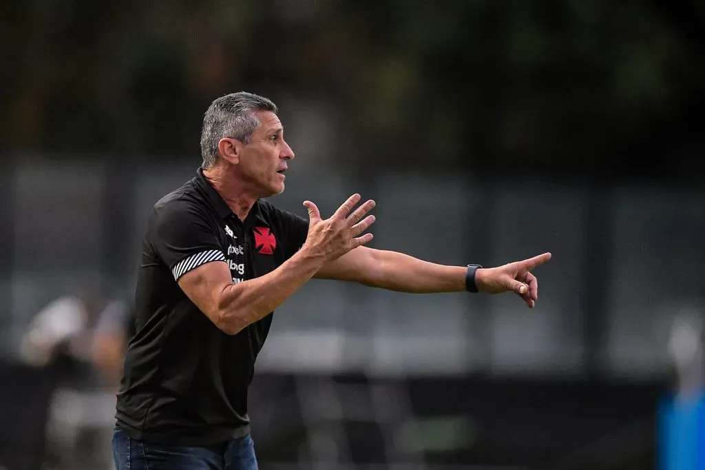 Jorginho conquistou o acesso com o Vasco da Gama. Foto: Thiago Ribeiro/AGIF