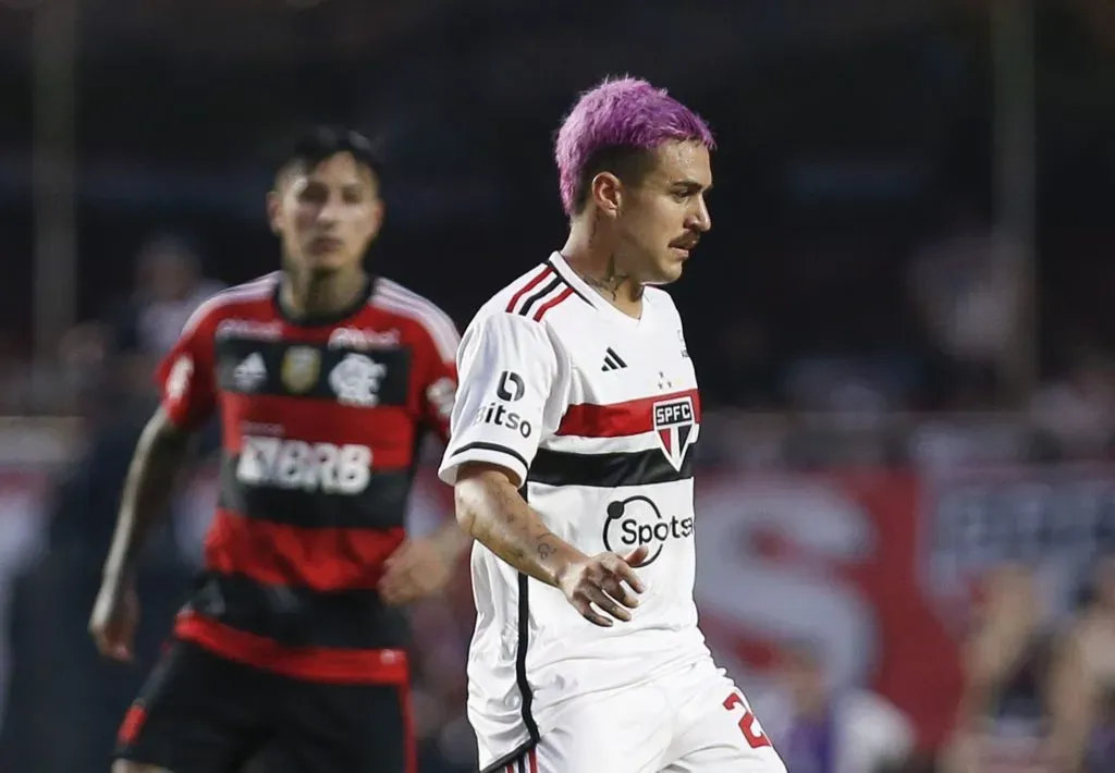 Neves pode ir para o Santos. Photo by Ricardo Moreira/Getty Images)