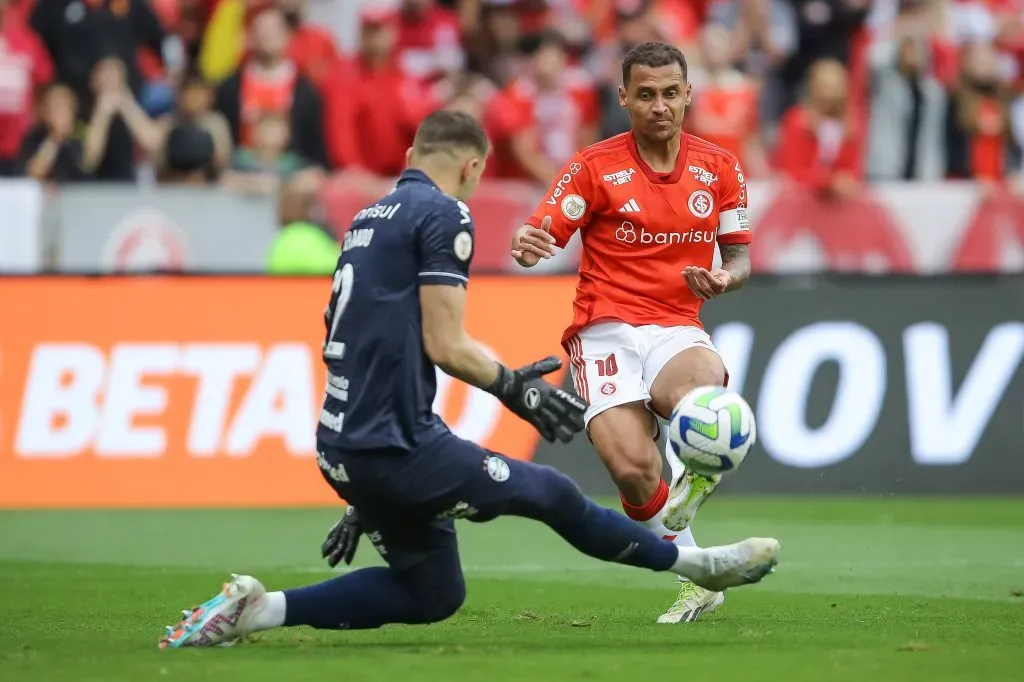 Grando perdeu espaço ao longo de 2023 no Grêmio (Foto: Pedro H. Tesch/Getty Images)