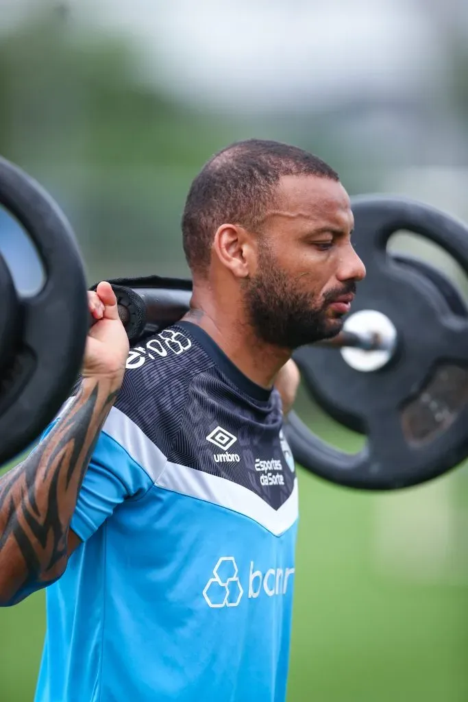 RS – FUTEBOL/ TREINO GREMIO 2023 – ESPORTES – Jogadores do Gremio realizam treino fisico durante a manha desta quinta-feira, no CT Luiz Carvalho, na preparação para a partida valida pelo Campeonato Brasileiro 2023. FOTO: LUCAS UEBEL/GREMIO FBPA
