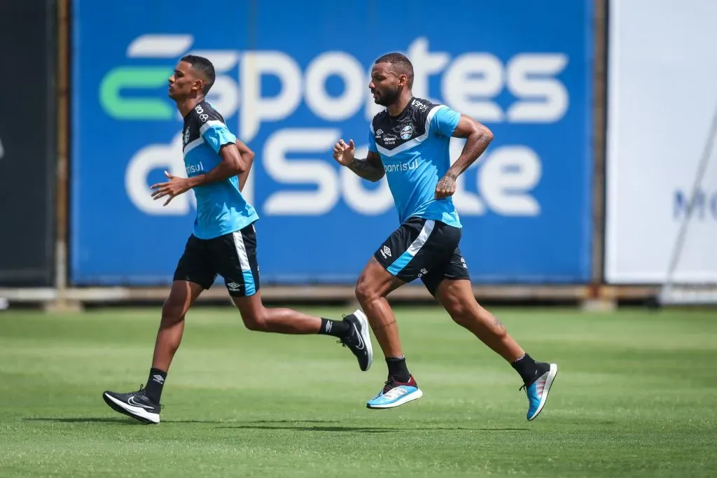RS – FUTEBOL/ PRE-TEMPORADA GREMIO 2024 – ESPORTES – Jogadores realizam treino fisico, no CT Presidente Luiz Carvalho, durante o segundo dia da Pre-Temporada Gremio Esportes da Sorte 2024. FOTO: LUCAS UEBEL/GREMIO FBPA