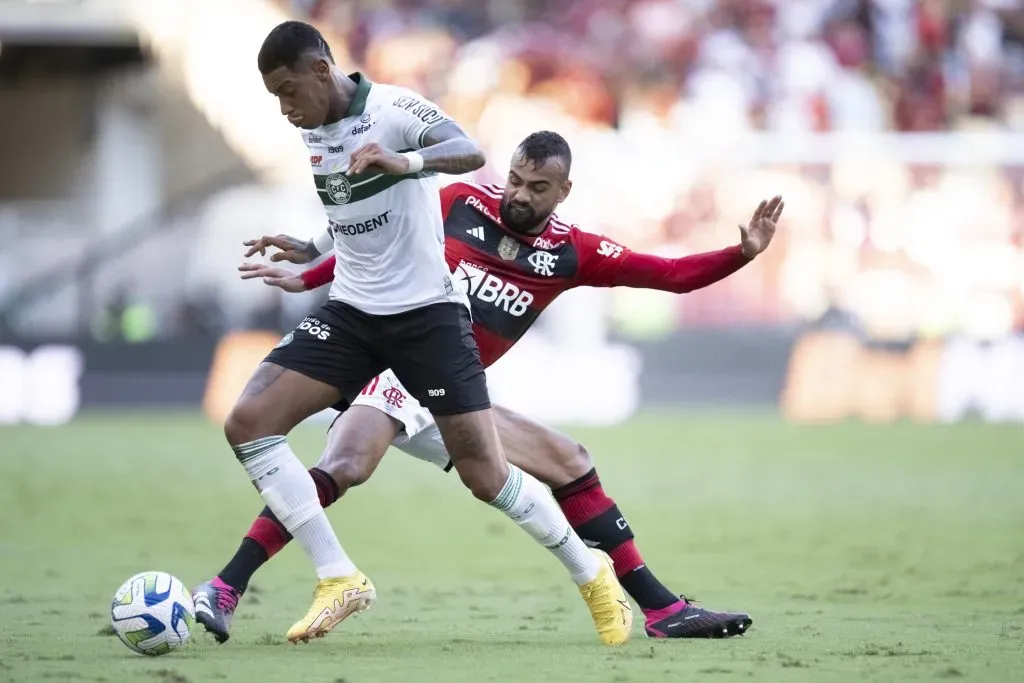 Alef Manga em partida contra o Flamengo. Foto: Jorge Rodrigues/AGIF
