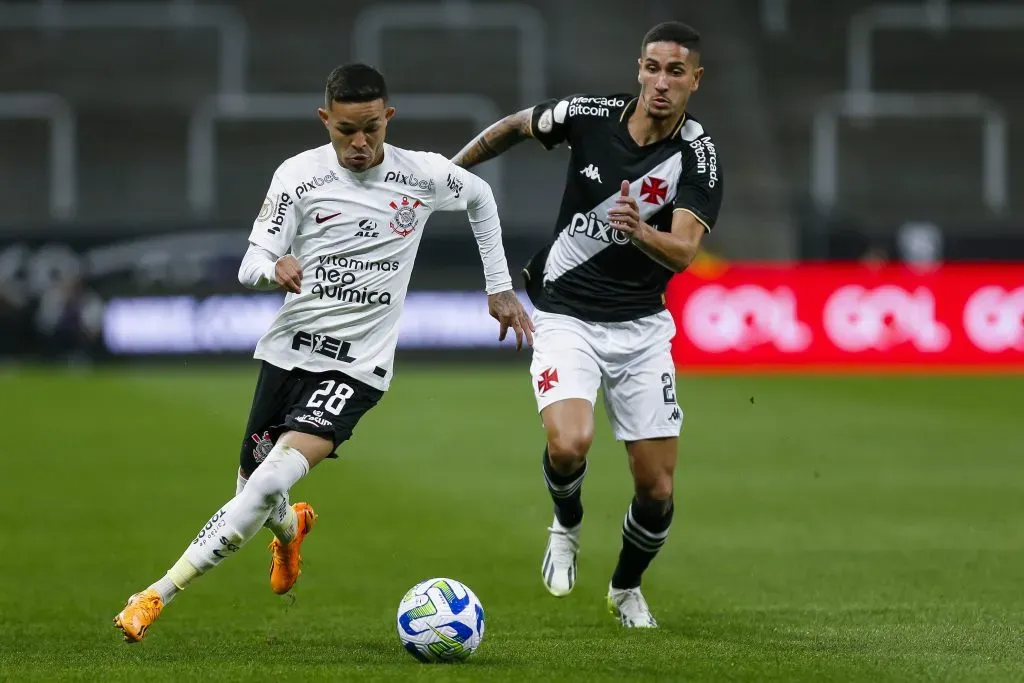 Adson em ação pelo Corinthians (Photo by Ricardo Moreira/Getty Images)