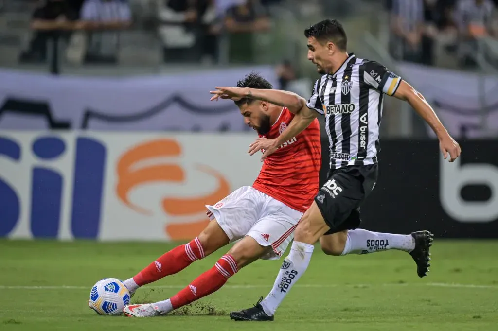Júnior Alonso em partida contra o Internacional. (Photo by Pedro Vilela/Getty Images)