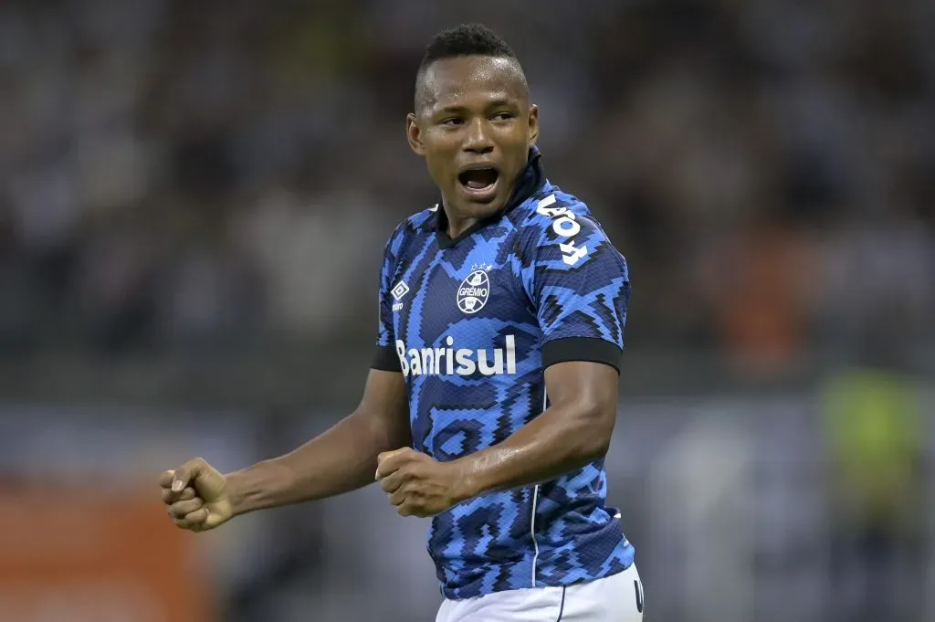 O Grêmio é dono de 50% dos direitos do colombiano (Foto: Pedro Vilela/Getty Images)