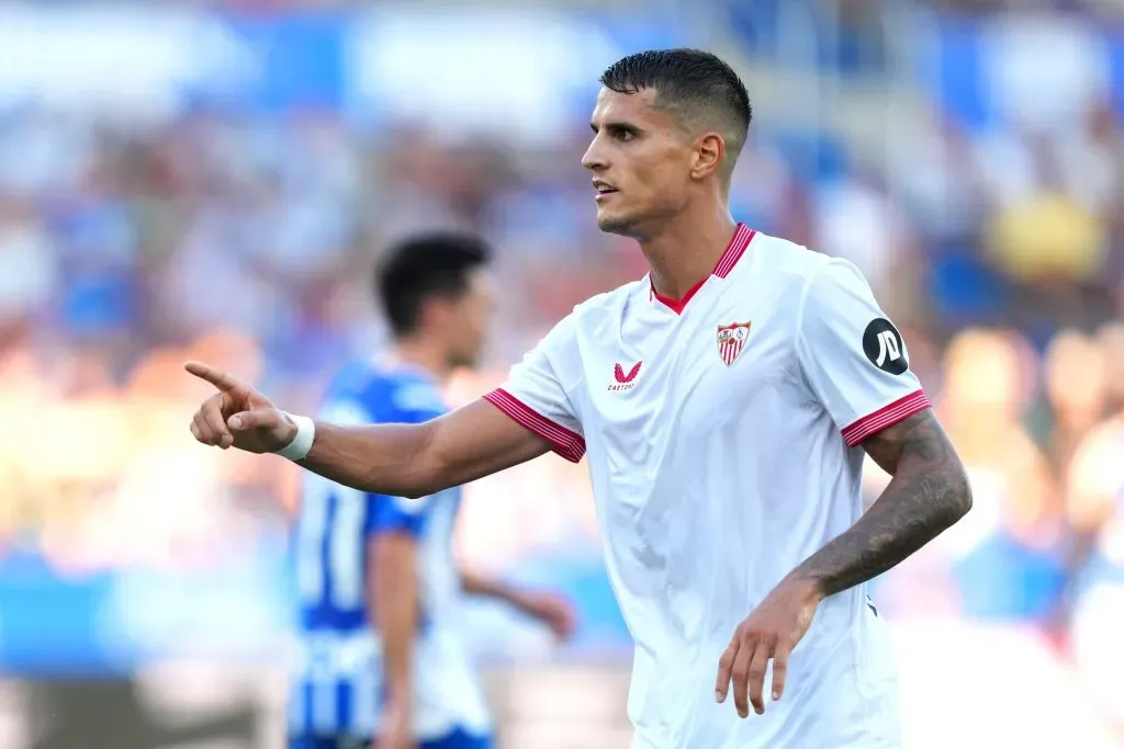 VITORIA-GASTEIZ, SPAIN – AUGUST 21: Erik Lamela of Sevilla celebrates after scoring the team’s second goal during the LaLiga EA Sports match between Deportivo Alaves and Sevilla FC at Estadio de Mendizorroza on August 21, 2023 in Vitoria-Gasteiz, Spain. (Photo by Juan Manuel Serrano Arce/Getty Images)