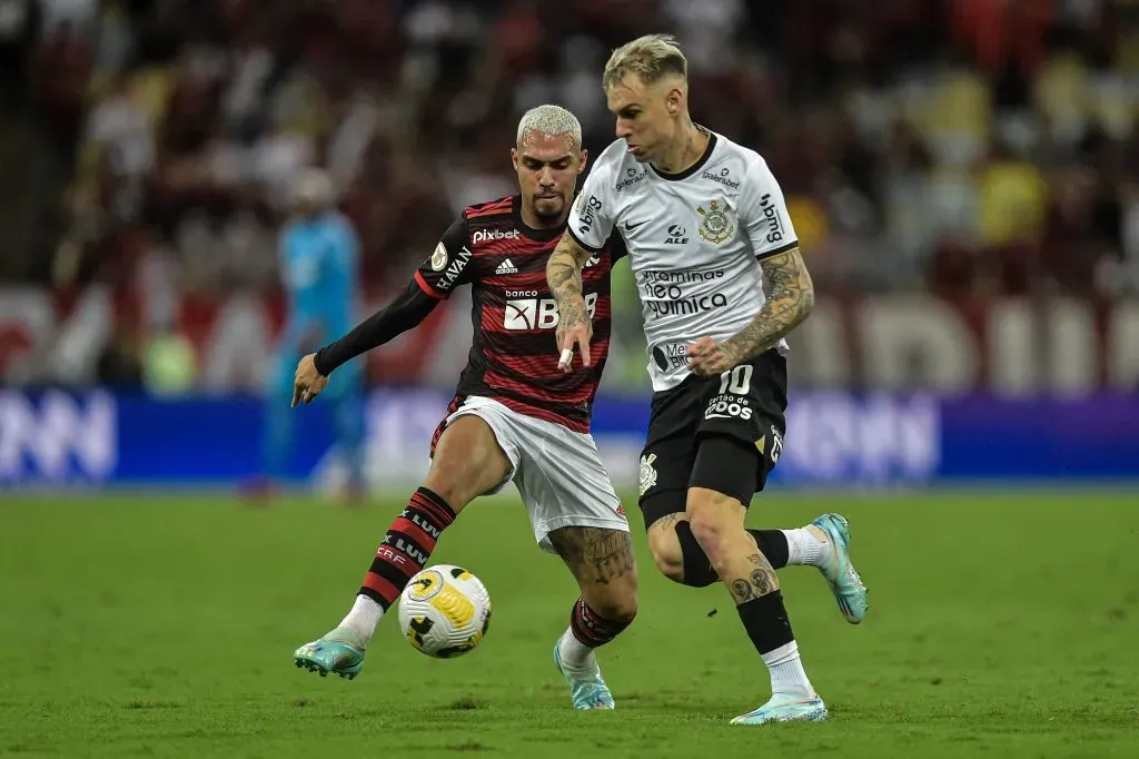 Matheuzinho em partida contra o Corinthians. Foto: Thiago Ribeiro/AGIF