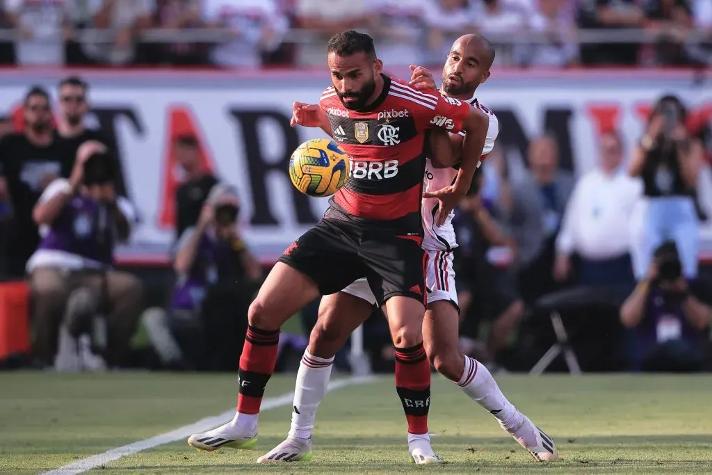 Thiago Maia em partida contra o São Paulo. Foto: Ettore Chiereguini/AGIF