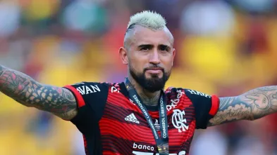 Tricolor do Brasileirão quer fechar com Vidal, ex-Flamengo. (Photo by Buda Mendes/Getty Images)
