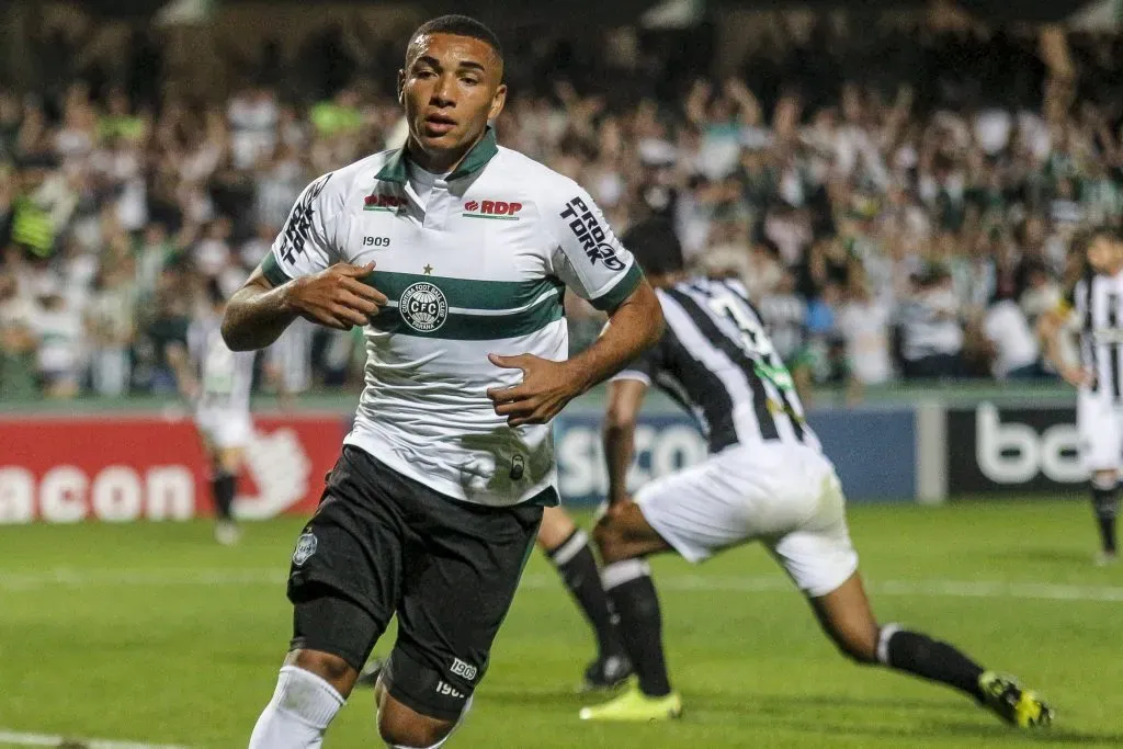 Igor Jesus se destacou pelo Coritiba (Foto: Gabriel Machado/AGIF)