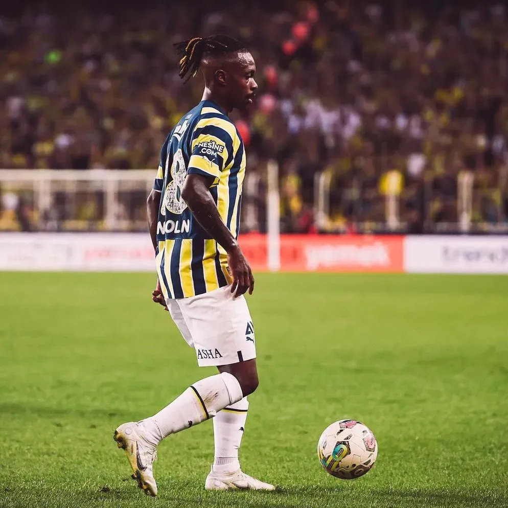 Lincoln Henrique em ação pelo Fenerbahçe. (Foto: Divulgação/Instagram)
