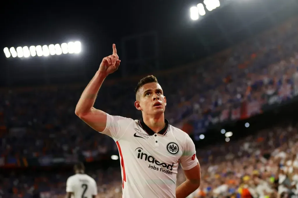Rafael Santos Borre of Eintracht Frankfurt (Photo by Maja Hitij/Getty Images)