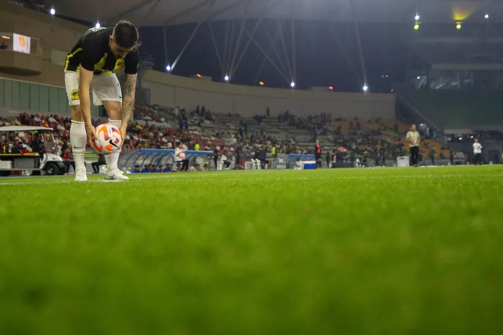 Coronado em ação pelo Al Ittihad. (Photo by Yasser Bakhsh/Getty Images)