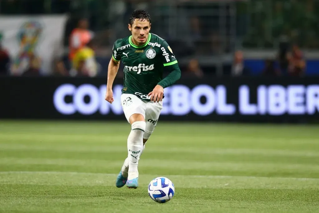 Veiga em ação pelo Palmeiras (Photo by Alexandre Schneider/Getty Images)