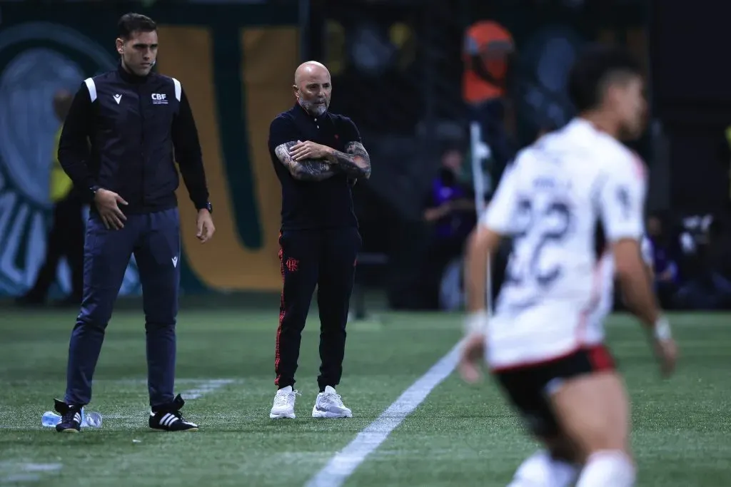 Jorge Sampaoli durante partida contra o Palmeiras. Foto: Ettore Chiereguini/AGIF