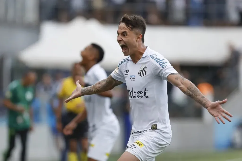 Vinicius Zanocelo of Santos (Photo by Ricardo Moreira/Getty Images)