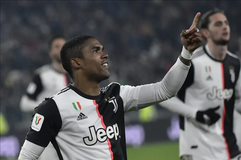 Douglas em ação pela Juve (Photo by Stefano Guidi/Getty Images)