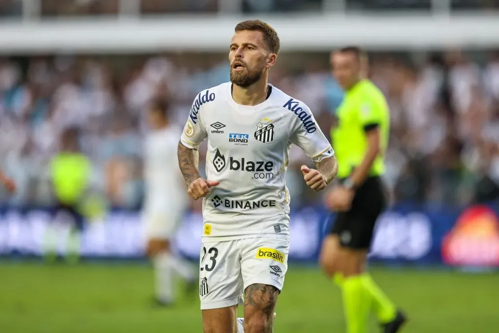 Lucas Lima durante jogo contra o Grêmio. Foto: Fernanda Luz/AGIF