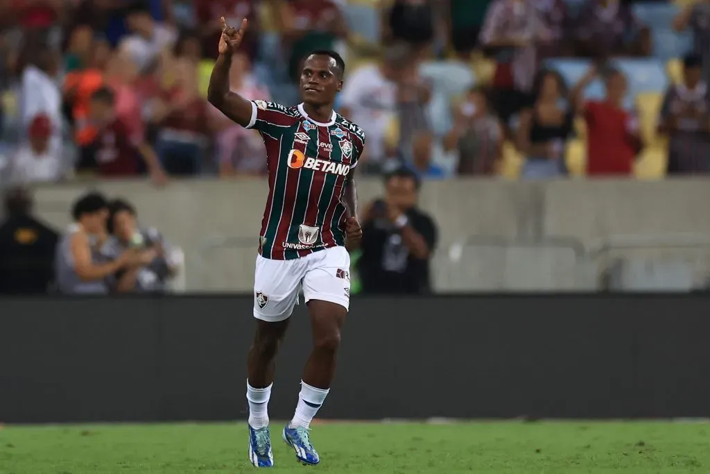 Jhon Arias celebrando gol pelo Fluminense. (Photo by Buda Mendes/Getty Images)