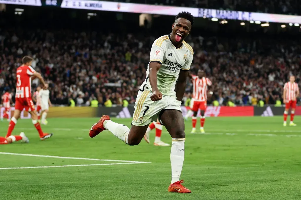 Vinicius em ação pelo Real Madrid. (Photo by Florencia Tan Jun/Getty Images)