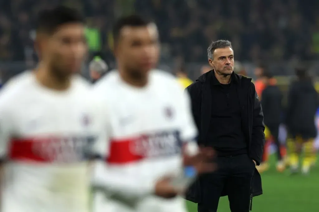 Luis Enrique tem contrato com o PSG até 2025. (Photo by Alex Grimm/Getty Images)