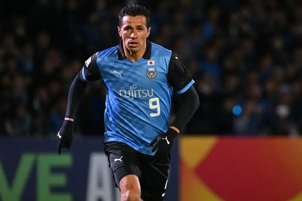 Leandro Damião em ação no futebol do Japão. (Photo by Kenta Harada/Getty Images)