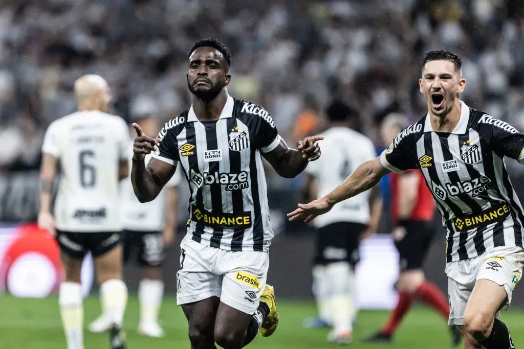 Stiven Mendoza celebrando gol contra o Corinthians. Foto: Abner Dourado/AGIF