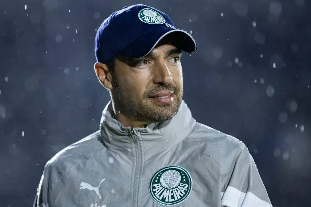 Abel Ferreira tem dor de cabeça. Foto: Fabio Moreira Pinto/AGIF