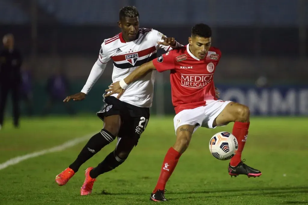 Orejuela em ação contra o Rentistas. (Photo by Ernesto Ryan/Getty Images)