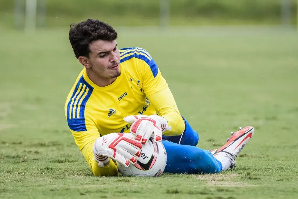 Otávio para a Espanha com Jhosefer. Foto: Gustavo Aleixo/Cruzeiro