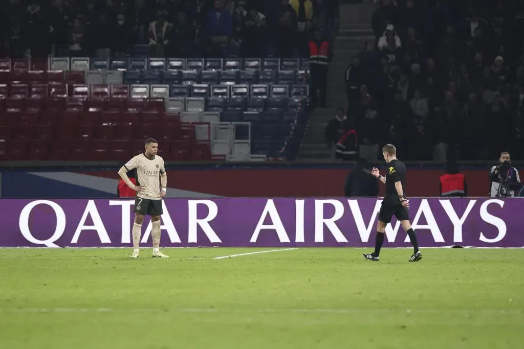 Mbappé está de saída do PSG. (Photo by Catherine Steenkeste/Getty Images for Qatar Airways)