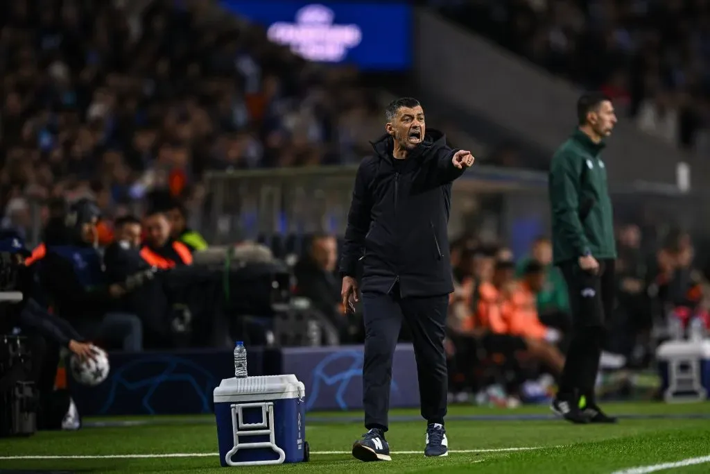 Conceição é aprovado por Deco. (Photo by Octavio Passos/Getty Images)