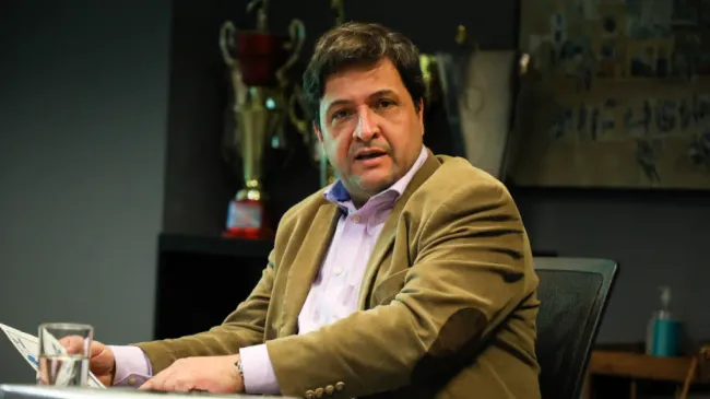 Guerra é alvo de críticas da torcida do Grêmio (Foto: Renan Jardim / Grêmio FBPA / Divulgação)