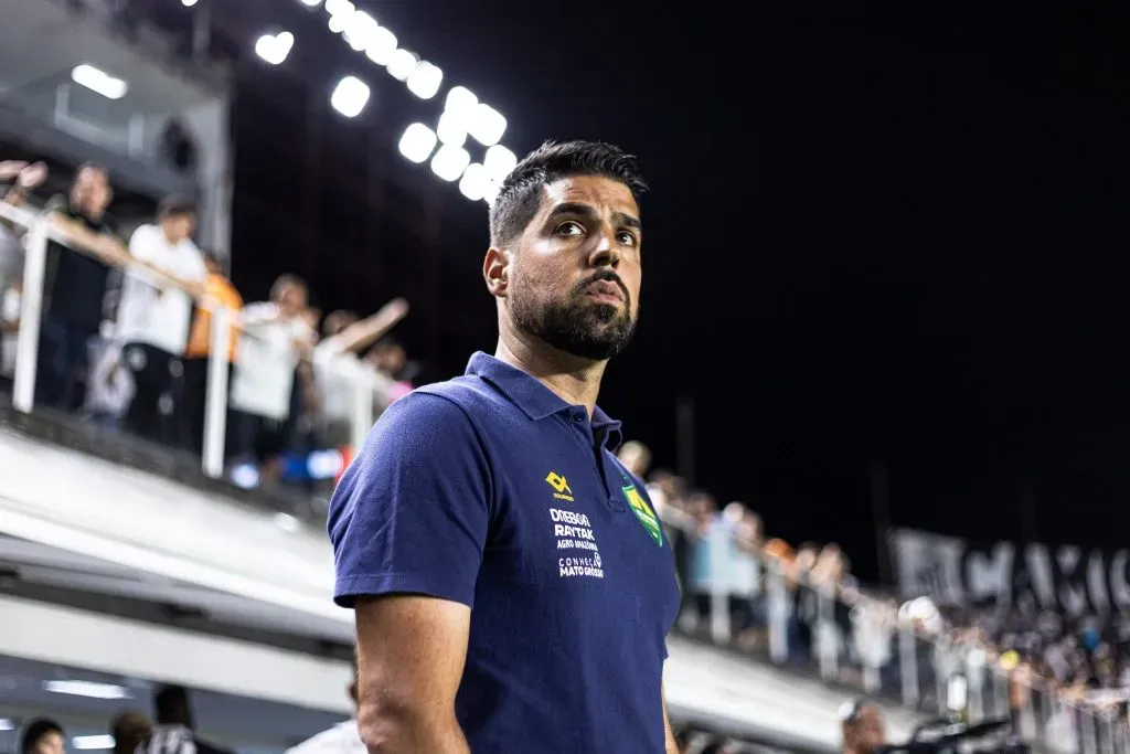 Antonio Oliveira pelo Cuiabá. Foto: Abner Dourado/AGIF